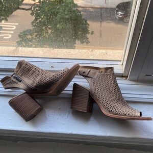 Vince Camuto tan suede sling back open toe heel, size 6.5